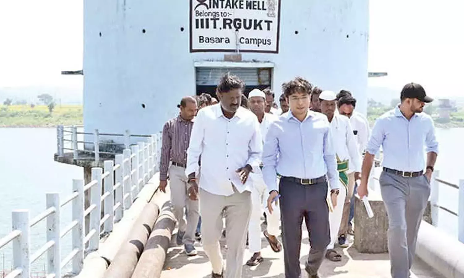 Telangana: बसारा IIIT जल आपूर्ति की मरम्मत चल रही है, कक्षाएं जल्द ही फिर से शुरू होंगी Telangana: बसारा IIIT जल आपूर्ति की मरम्मत चल रही है, कक्षाएं जल्द ही फिर से शुरू होंगी