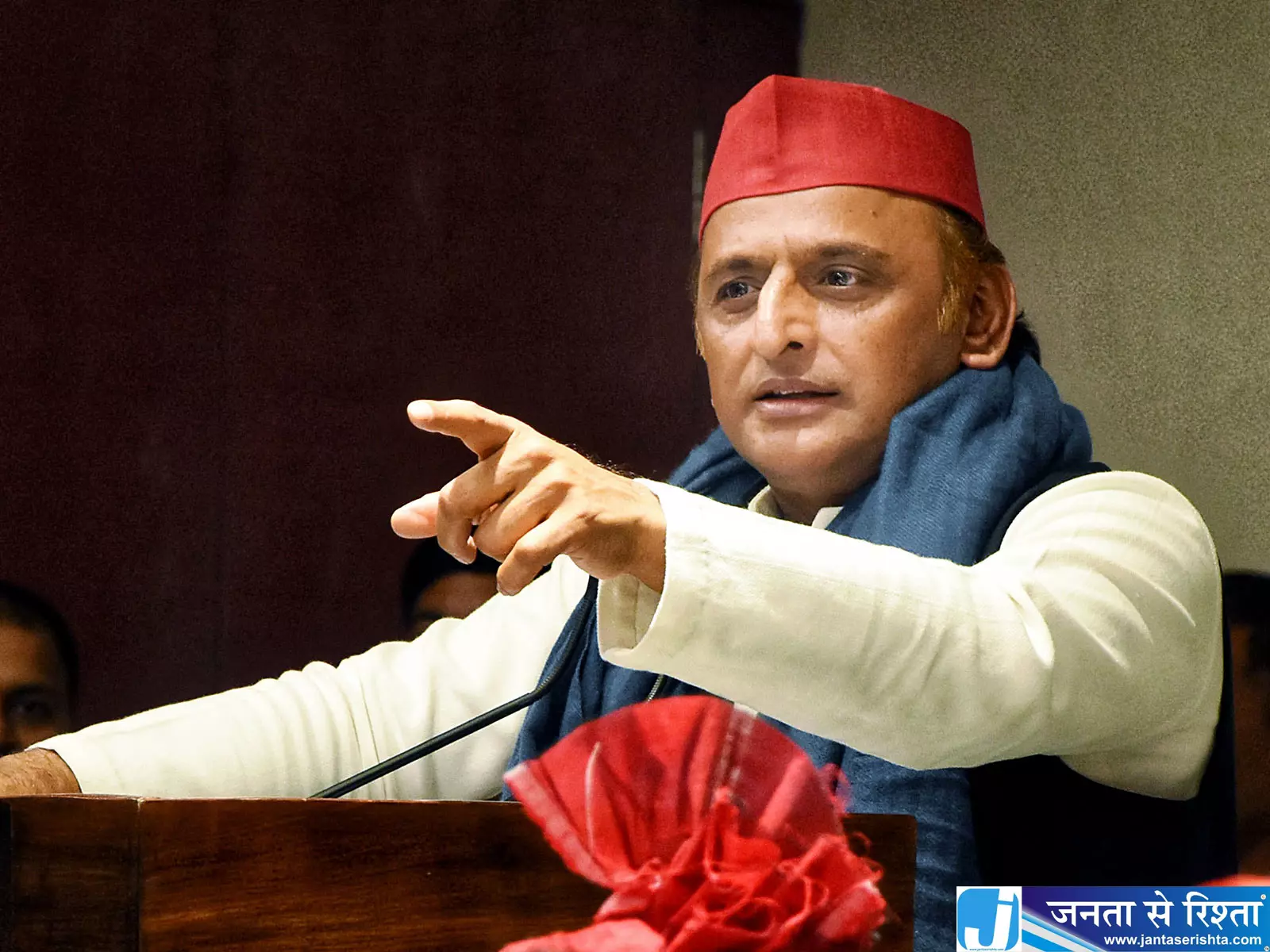 2027 चुनाव से पहले यूपी में सियासी हलचल तेज 2027 चुनाव से पहले यूपी में सियासी हलचल तेज