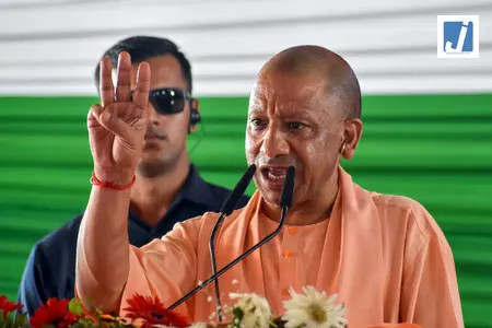 UP Minimum Wages 2026: योगी सरकार का श्रमिकों को बड़ा तोहफा UP Minimum Wages 2026: योगी सरकार का श्रमिकों को बड़ा तोहफा
