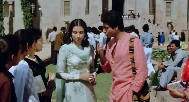‘निकाह’ के विरोध में सिनेमाघरों के बाहर लगे थे पोस्टर, सलमा आगा को भी मिली थीं धमकियां ‘निकाह’ के विरोध में सिनेमाघरों के बाहर लगे थे पोस्टर, सलमा आगा को भी मिली थीं धमकियां