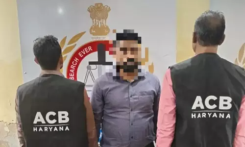 रिश्वत लेते रंगे हाथों पकड़ा गया नूंह मेडिकल कॉलेज का सहायक