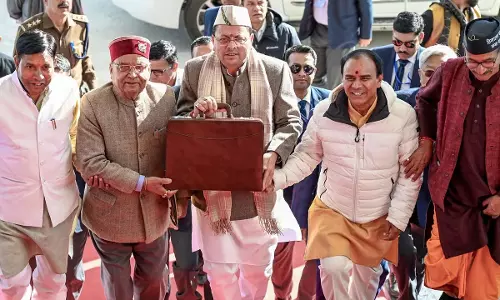 चुनाव से पहले धामी सरकार का बड़ा दांव, 7,844 करोड़ का बजट पेश, किसानों और युवाओं को सौगात चुनाव से पहले धामी सरकार का बड़ा दांव, 7,844 करोड़ का बजट पेश, किसानों और युवाओं को सौगात