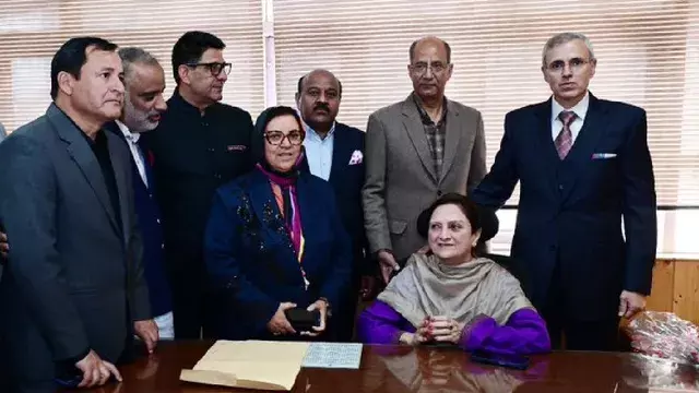 जम्मू-कश्मीर में नई कैबिनेट सक्रिय, दरबार मूव और विकास कार्यों की समीक्षा
