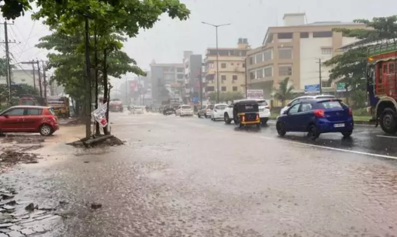 Andhra: चक्रवात अर्नब के कारण पूरे आंध्र प्रदेश में भारी बारिश हो रही है Andhra: चक्रवात अर्नब के कारण पूरे आंध्र प्रदेश में भारी बारिश हो रही है
