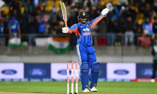 अभिषेक शर्मा ने रचा इतिहास, अमृतसर में क्रिकेट प्रशंसकों ने मनाया जश्न अभिषेक शर्मा ने रचा इतिहास, अमृतसर में क्रिकेट प्रशंसकों ने मनाया जश्न