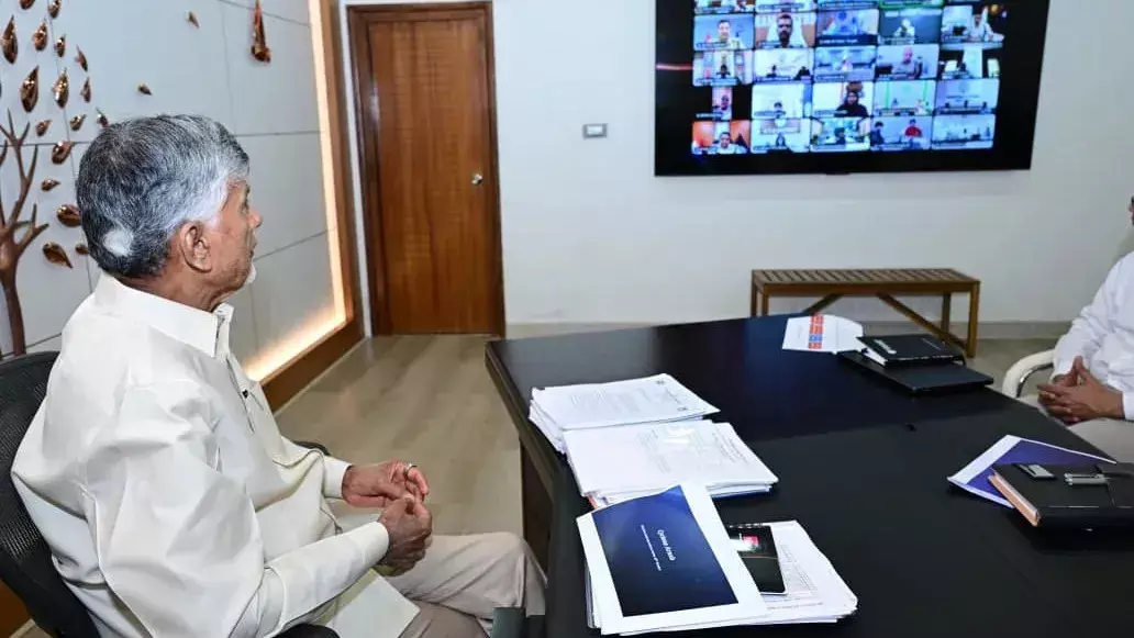 Cyclone Arnab: सीएम चंद्रबाबू नायडू ने रात भर की स्थिति की समीक्षा Cyclone Arnab: सीएम चंद्रबाबू नायडू ने रात भर की स्थिति की समीक्षा
