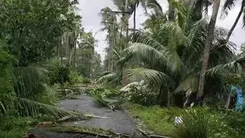 चक्रवात अर्नब का अपडेट: आंध्र तट किया पार, अब बना गंभीर तूफान चक्रवात अर्नब का अपडेट: आंध्र तट किया पार, अब बना गंभीर तूफान
