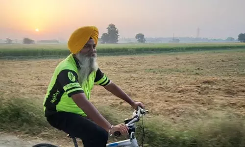 सिख परंपराओं और नशामुक्ति का संदेश लेकर पैडल चला रहे साइकिल चालक सिख परंपराओं और नशामुक्ति का संदेश लेकर पैडल चला रहे साइकिल चालक
