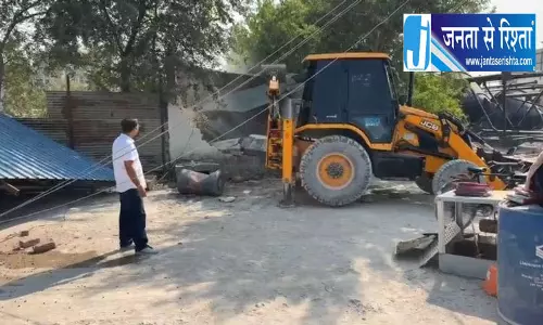 गुरुग्राम में प्रदूषण पर कार्रवाई तेज, MC ने 8 RMC प्लांट तोड़े गुरुग्राम में प्रदूषण पर कार्रवाई तेज, MC ने 8 RMC प्लांट तोड़े