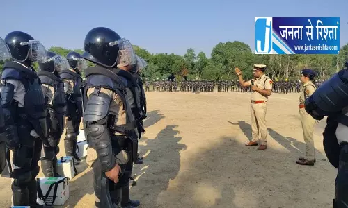 हरियाणा: फतेहाबाद में दंगा नियंत्रण मॉक ड्रिल, IG ने सुरक्षा इंतजामों की समीक्षा की हरियाणा: फतेहाबाद में दंगा नियंत्रण मॉक ड्रिल, IG ने सुरक्षा इंतजामों की समीक्षा की