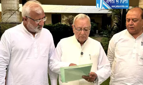 रोहतक में पार्किंग संकट से यातायात प्रभावित, वाहन चालकों को रोजाना परेशानी रोहतक में पार्किंग संकट से यातायात प्रभावित, वाहन चालकों को रोजाना परेशानी