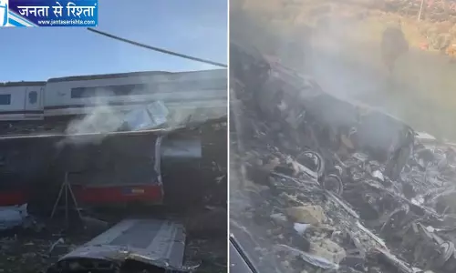 स्पेन में दो हाईस्पीड ट्रेनों की भीषण टक्कर, मृतकों की संख्या बढ़कर 46 पहुंची, पटरी से उतरे डिब्बे स्पेन में दो हाईस्पीड ट्रेनों की भीषण टक्कर, मृतकों की संख्या बढ़कर 46 पहुंची, पटरी से उतरे डिब्बे