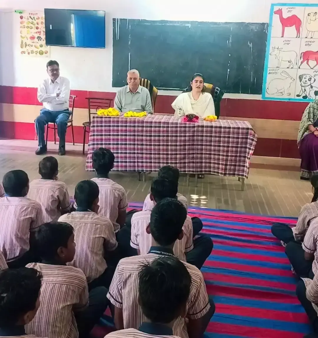 गुड टच-बैड टच से साइबर सुरक्षा तक, बच्चों को किया जागरूक गुड टच-बैड टच से साइबर सुरक्षा तक, बच्चों को किया जागरूक