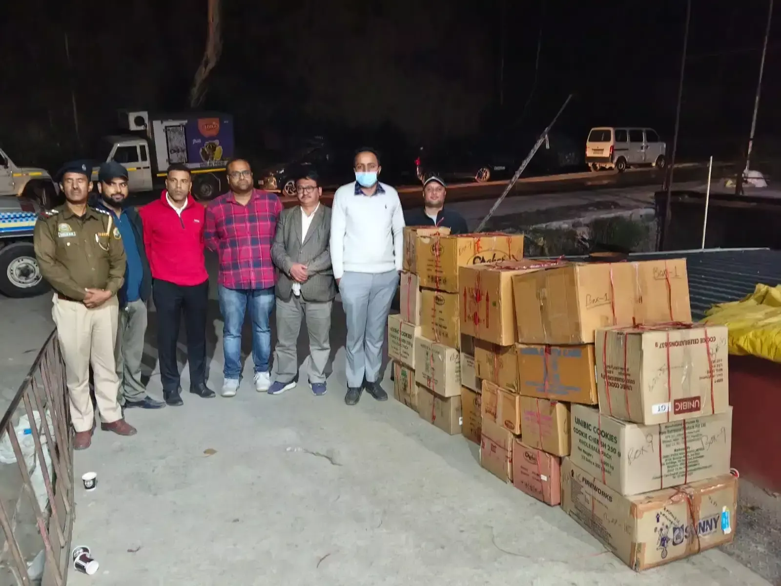 शिमला में पटाखों की दुकान पर कार्रवाई, भारी खेप जब्त
