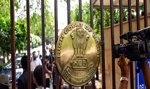 कॉकरोच जनता पार्टी के खिलाफ 50 करोड़ की मांग हाईकोर्ट ने सुप्रीम कोर्ट जाने की दी सलाह कॉकरोच जनता पार्टी के खिलाफ 50 करोड़ की मांग हाईकोर्ट ने सुप्रीम कोर्ट जाने की दी सलाह