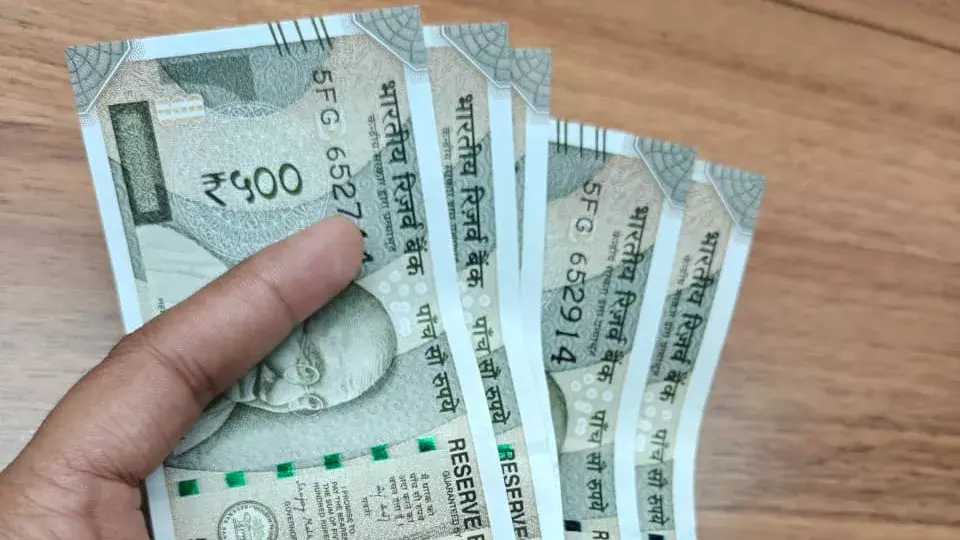 दीवाली गिफ्ट: केंद्रीय कर्मचारियों का DA 3% बढ़ा, कैबिनेट ने दी मंजूरी दीवाली गिफ्ट: केंद्रीय कर्मचारियों का DA 3% बढ़ा, कैबिनेट ने दी मंजूरी