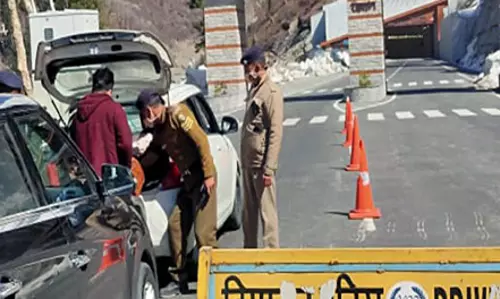 Himachal: में नशा तस्करों पर कसा शिकंजा शिमला पुलिस ने 58 संदिग्ध संपत्तियां कीं चिह्नित Himachal: में नशा तस्करों पर कसा शिकंजा शिमला पुलिस ने 58 संदिग्ध संपत्तियां कीं चिह्नित