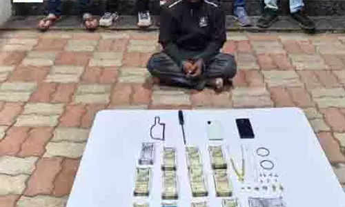 खिड़की की ग्रिल काटकर बंगले में घुसा था चोर, 200 CCTV खंगालकर मुंबई से दबोचा खिड़की की ग्रिल काटकर बंगले में घुसा था चोर, 200 CCTV खंगालकर मुंबई से दबोचा