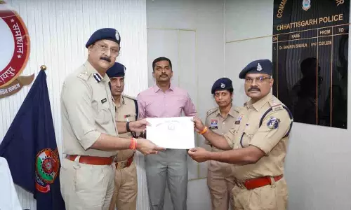 रायपुर पुलिस के जांबाज अफसरों और जवानों का सम्मान