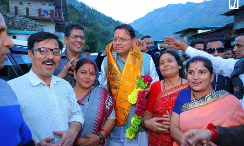 जनता के बीच पहुंचे मुख्यमंत्री, स्थानीय लोगों से मुलाकात कर जाना क्षेत्र का हाल