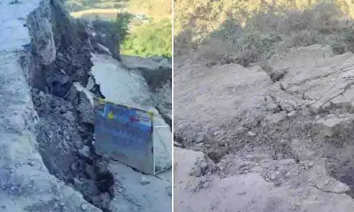 गाडिय़ों के पहिए थमे, सडक़ का एक हिस्सा गायब, वैकल्पिक मार्गों से दौड़ाया ट्रैफिक गाडिय़ों के पहिए थमे, सडक़ का एक हिस्सा गायब, वैकल्पिक मार्गों से दौड़ाया ट्रैफिक