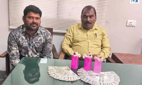15 हजार इंस्पेक्टर और 5 हजार दलाल का हिस्सा! ACB ने रिश्वतखोरी का किया खुलासा 15 हजार इंस्पेक्टर और 5 हजार दलाल का हिस्सा! ACB ने रिश्वतखोरी का किया खुलासा