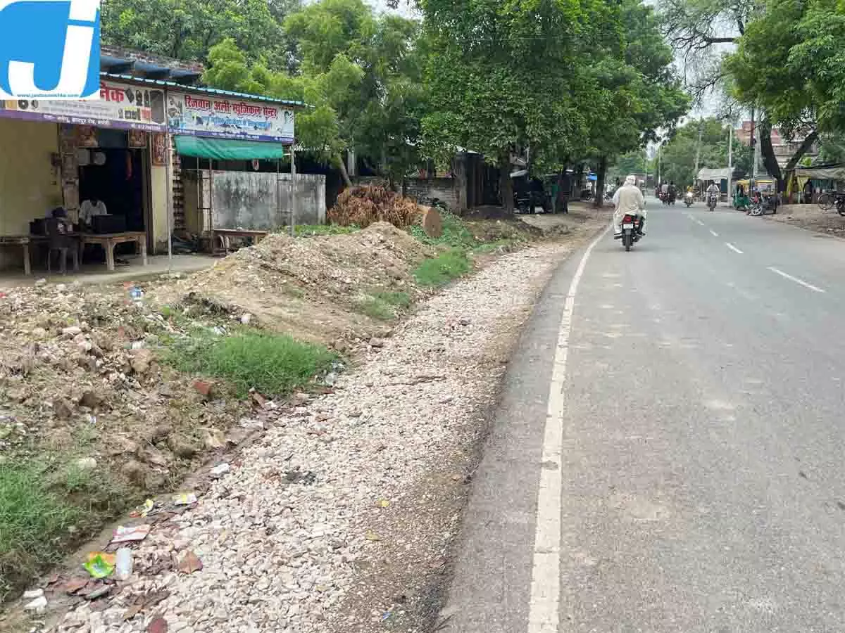 छत्तीसगढ़ में अधूरी सड़कों का काम पकड़ेगा रफ्तार; कैबिनेट ने दी करोड़ों की राहत छत्तीसगढ़ में अधूरी सड़कों का काम पकड़ेगा रफ्तार; कैबिनेट ने दी करोड़ों की राहत