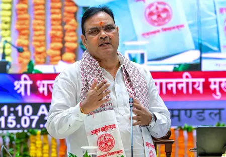 राजस्थान पंचायत चुनाव: दूसरे चरण का मतदान शुरू, सीएम भजनलाल बोले- पहले मतदान, फिर जलपान राजस्थान पंचायत चुनाव: दूसरे चरण का मतदान शुरू, सीएम भजनलाल बोले- पहले मतदान, फिर जलपान