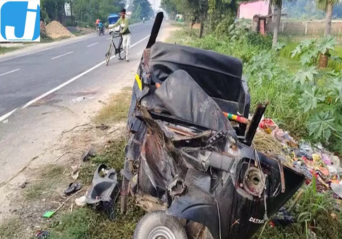 शादी से लौट रहे परिवार के साथ हादसा, नौ माह के बच्चे और मां की मौत शादी से लौट रहे परिवार के साथ हादसा, नौ माह के बच्चे और मां की मौत