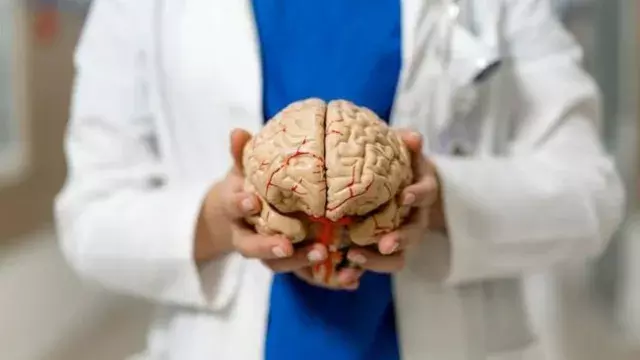 स्ट्रोक में साढ़े चार घंटे का क्या है महत्व? इलाज के लिए न करें इंतजार स्ट्रोक में साढ़े चार घंटे का क्या है महत्व? इलाज के लिए न करें इंतजार