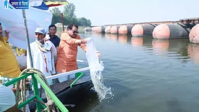 यमुना की जैव विविधता बचाने का अभियान, आगरा में 50 हजार मछलियों का नदी में संचय यमुना की जैव विविधता बचाने का अभियान, आगरा में 50 हजार मछलियों का नदी में संचय