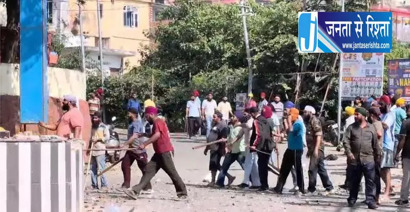 हिमाचल के नाहन में झड़प के बाद पुलिस की कार्रवाई, 11 लोग गिरफ्तार हिमाचल के नाहन में झड़प के बाद पुलिस की कार्रवाई, 11 लोग गिरफ्तार