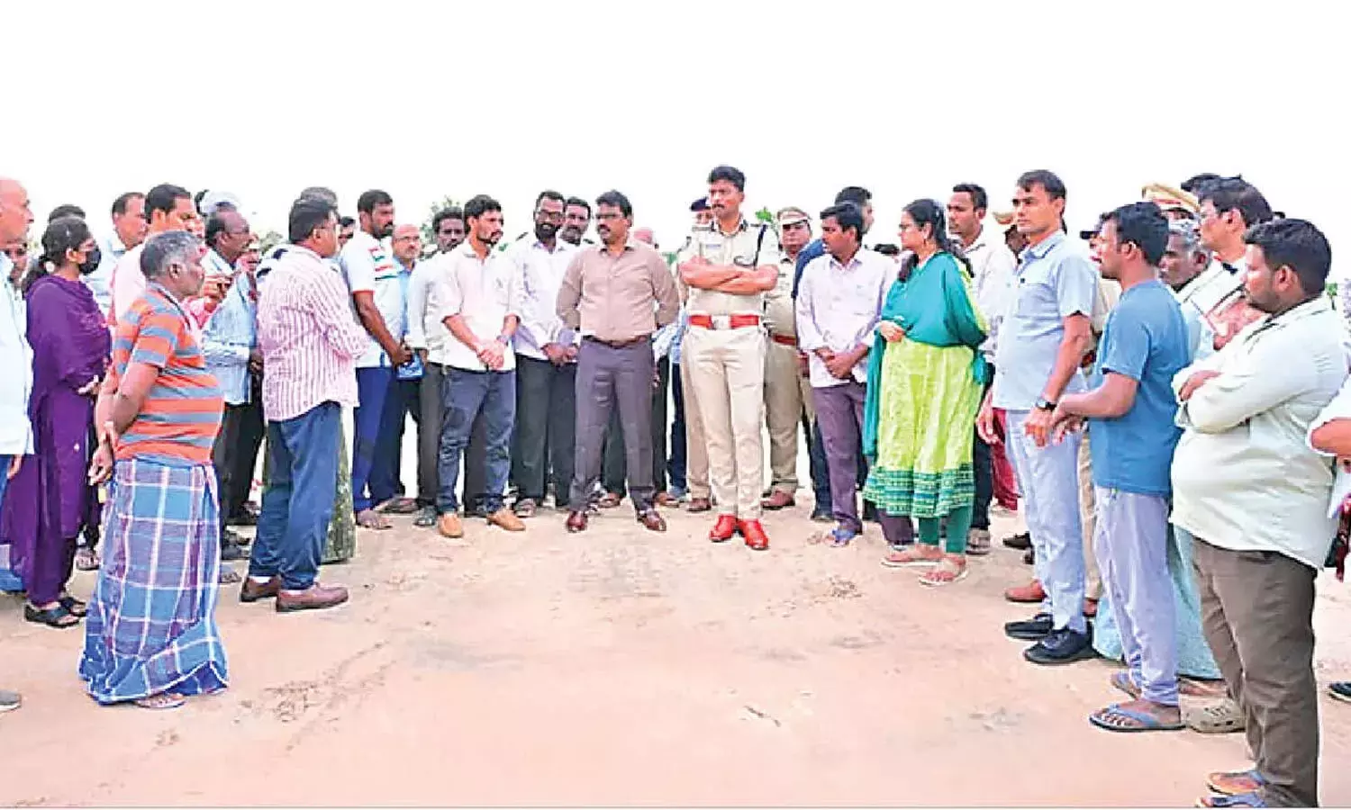 Andhra: तटीय ग्रामीणों को सतर्क रहने की सलाह दी गई है Andhra: तटीय ग्रामीणों को सतर्क रहने की सलाह दी गई है