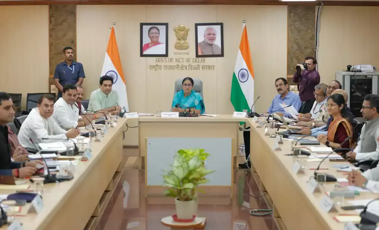 दिल्ली में छठ की तैयारियां तेज, 6 नवंबर तक घाट तैयार करने के निर्देश दिल्ली में छठ की तैयारियां तेज, 6 नवंबर तक घाट तैयार करने के निर्देश