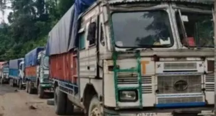 Manipur: हाईवे पर बार-बार की नाकेबंदी के खिलाफ सुप्रीम कोर्ट में याचिका Manipur: हाईवे पर बार-बार की नाकेबंदी के खिलाफ सुप्रीम कोर्ट में याचिका