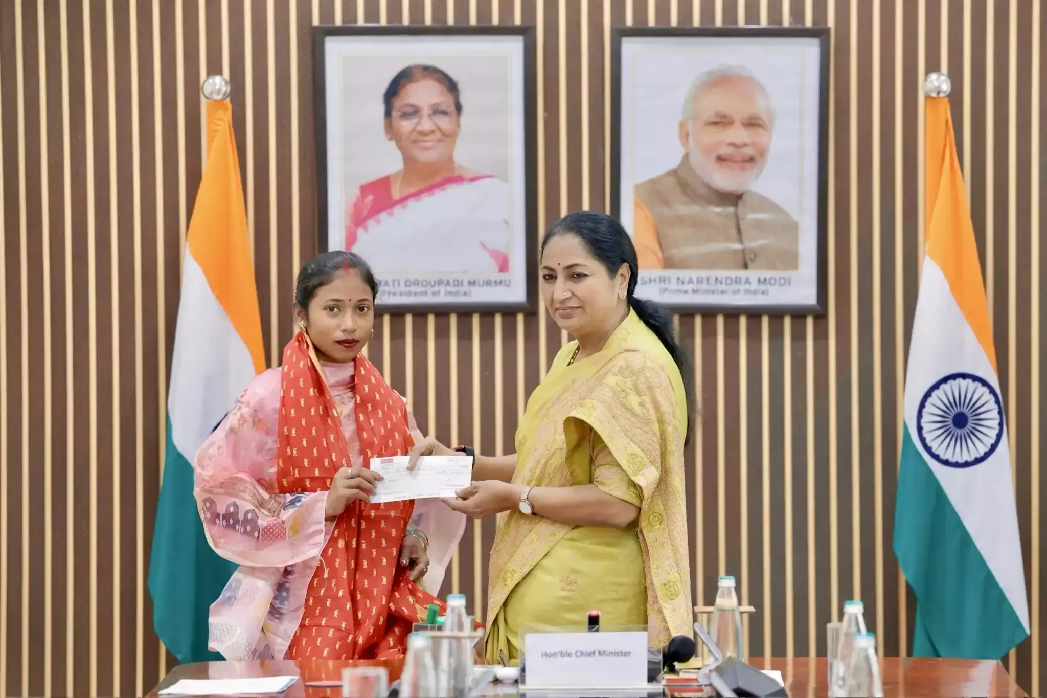 दिल्ली सरकार की पहल, 51 बेटियों को एक-एक लाख रुपये की सहायता दिल्ली सरकार की पहल, 51 बेटियों को एक-एक लाख रुपये की सहायता