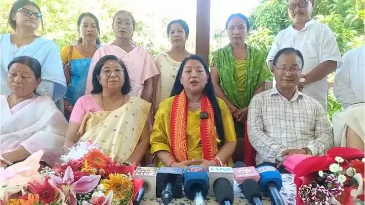 कोकराझार: विधायक सेवली मोहिलरी के जन्मदिन पर 500 पौधों का रोपण कोकराझार: विधायक सेवली मोहिलरी के जन्मदिन पर 500 पौधों का रोपण