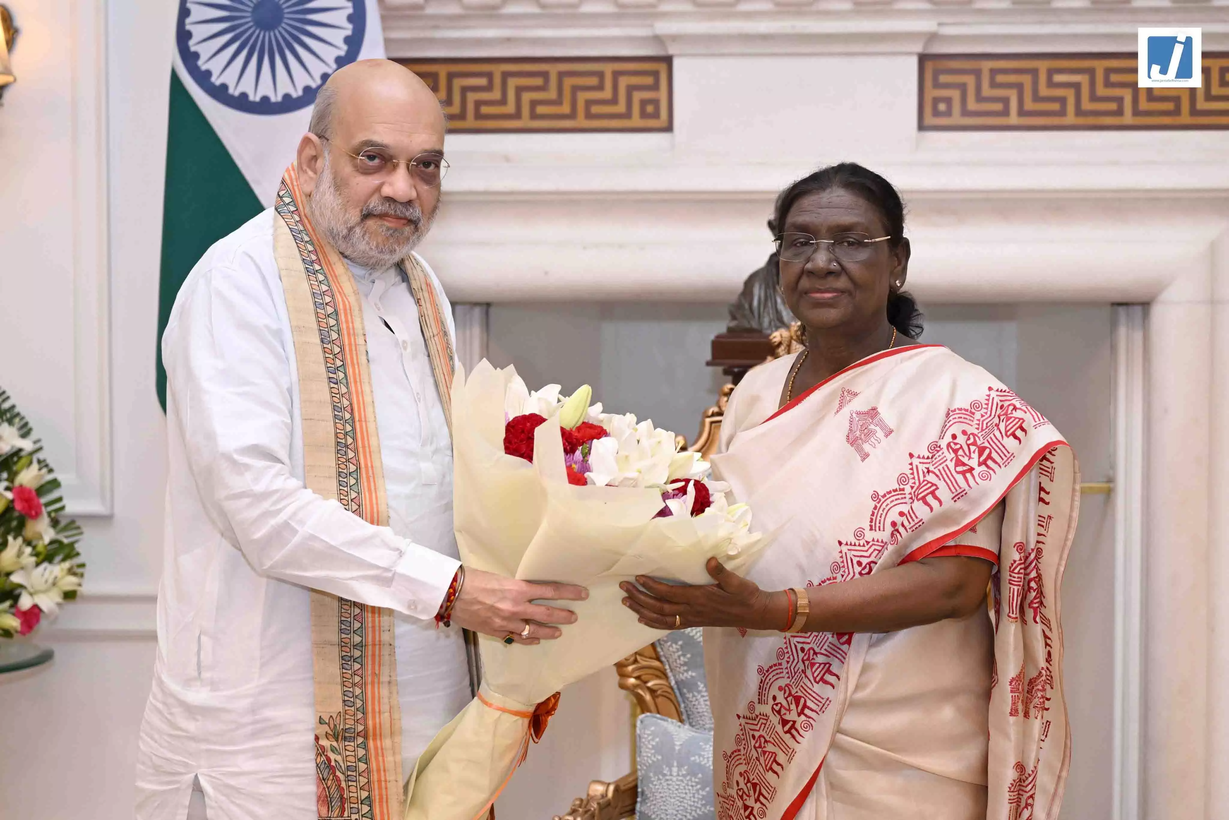 राष्ट्रपति भवन में अमित शाह की द्रौपदी मुर्मू से मुलाकात राष्ट्रपति भवन में अमित शाह की द्रौपदी मुर्मू से मुलाकात