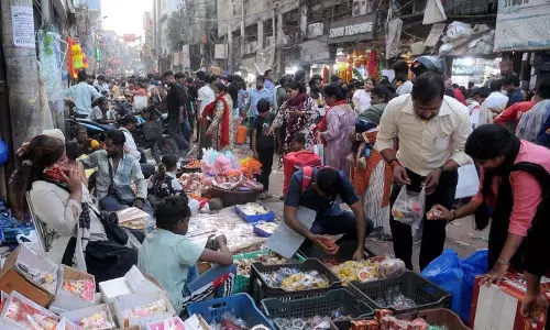 दिल्ली के सदर बाजार में कारोबार पर संकट की आशंका, 1 नवंबर की रैली टालने की मांग दिल्ली के सदर बाजार में कारोबार पर संकट की आशंका, 1 नवंबर की रैली टालने की मांग