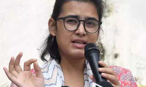 नेहा बोरा ने चौथी बार ठुकराया पीस बॉन्ड, SEM कोर्ट ने पुलिस को दिए निर्देश नेहा बोरा ने चौथी बार ठुकराया पीस बॉन्ड, SEM कोर्ट ने पुलिस को दिए निर्देश