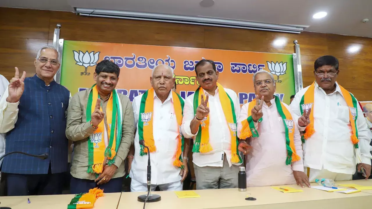 MLC चुनाव में चार राज्यों में मिली हार , नागपुर में कांग्रेस का जीत MLC चुनाव में चार राज्यों में मिली हार , नागपुर में कांग्रेस का जीत