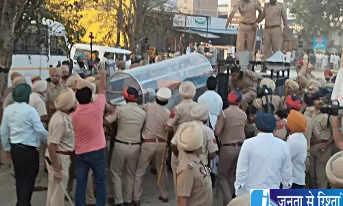 मानसा किसान मौत मामला: मुख्य सचिव और पुलिस प्रमुख को NHRC का निर्देश मानसा किसान मौत मामला: मुख्य सचिव और पुलिस प्रमुख को NHRC का निर्देश
