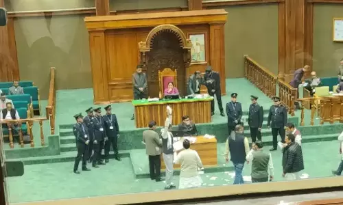 ‘बंटी-बबली की सरकार’ के नारे से सदन में सियासी हंगामा