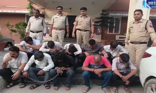 देवास शराब कांड में बड़ा एक्शन, कांग्रेस प्रवक्ता के बेटे को पुलिस ने पकड़ा देवास शराब कांड में बड़ा एक्शन, कांग्रेस प्रवक्ता के बेटे को पुलिस ने पकड़ा