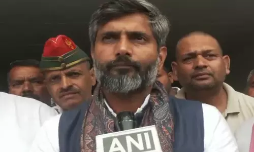 वाराणसी में सपा की बड़ी बढ़त, आशुतोष सिन्हा की जीत की उम्मीद के बीच मतगणना पर विवाद वाराणसी में सपा की बड़ी बढ़त, आशुतोष सिन्हा की जीत की उम्मीद के बीच मतगणना पर विवाद