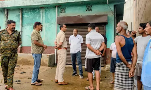 पुजारी की हत्या: घर में मिला शव, गला घोंटने और चाकू से वार के निशान