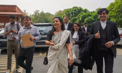 सुप्रीम कोर्ट से महुआ मोइत्रा को झटका, एआईएफ और एफपीआई से जुड़ी याचिका खारिज सुप्रीम कोर्ट से महुआ मोइत्रा को झटका, एआईएफ और एफपीआई से जुड़ी याचिका खारिज