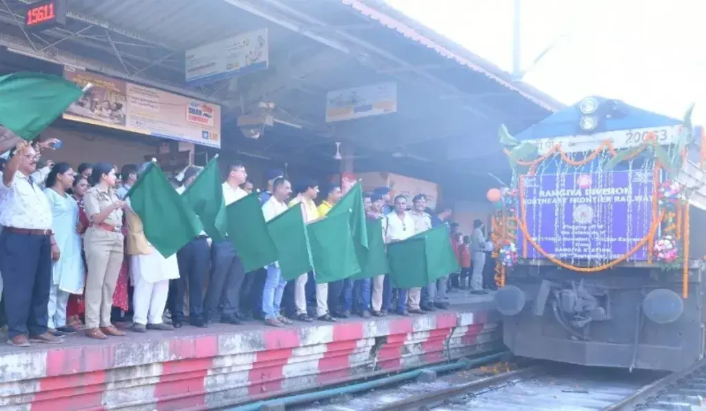 बदरपुर स्टेशन पर ट्रेन हादसा, सिलचर-गुवाहाटी मार्ग ठप