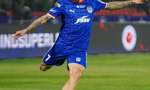 ISL में अजेय टीमों की टक्कर, बेंगलुरु और नॉर्थईस्ट में महामुकाबला ISL में अजेय टीमों की टक्कर, बेंगलुरु और नॉर्थईस्ट में महामुकाबला