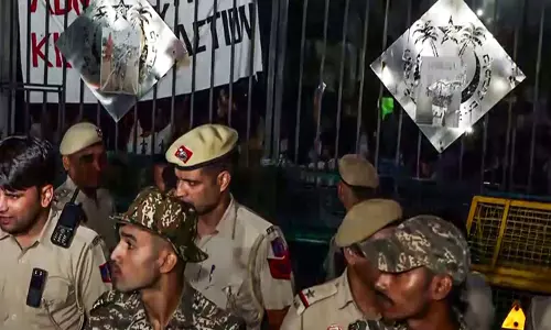जामिया यूनिवर्सिटी में तोड़फोड़ से बढ़ा बवाल, दिल्ली पुलिस की जांच तेज